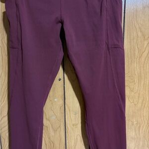 HUE Women’s Burgundy Leggings